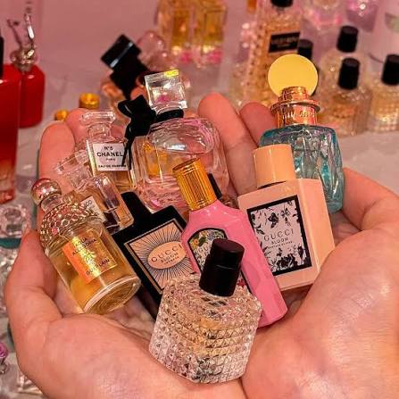 Surprise Mini Perfume Cake Gift Set