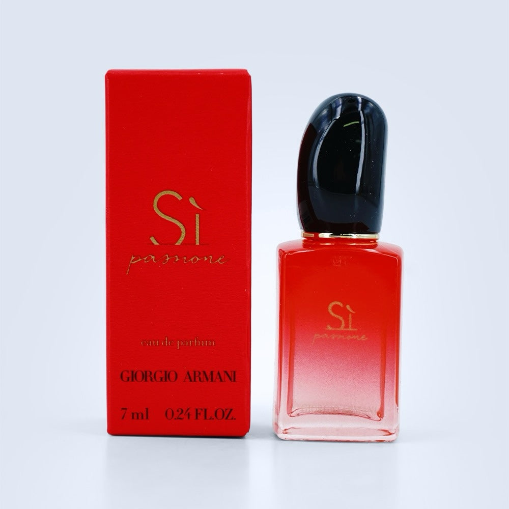 Nevora Giorgio Armani Si Passione 7ml miniature red perfume bottle with matching red box on a white background